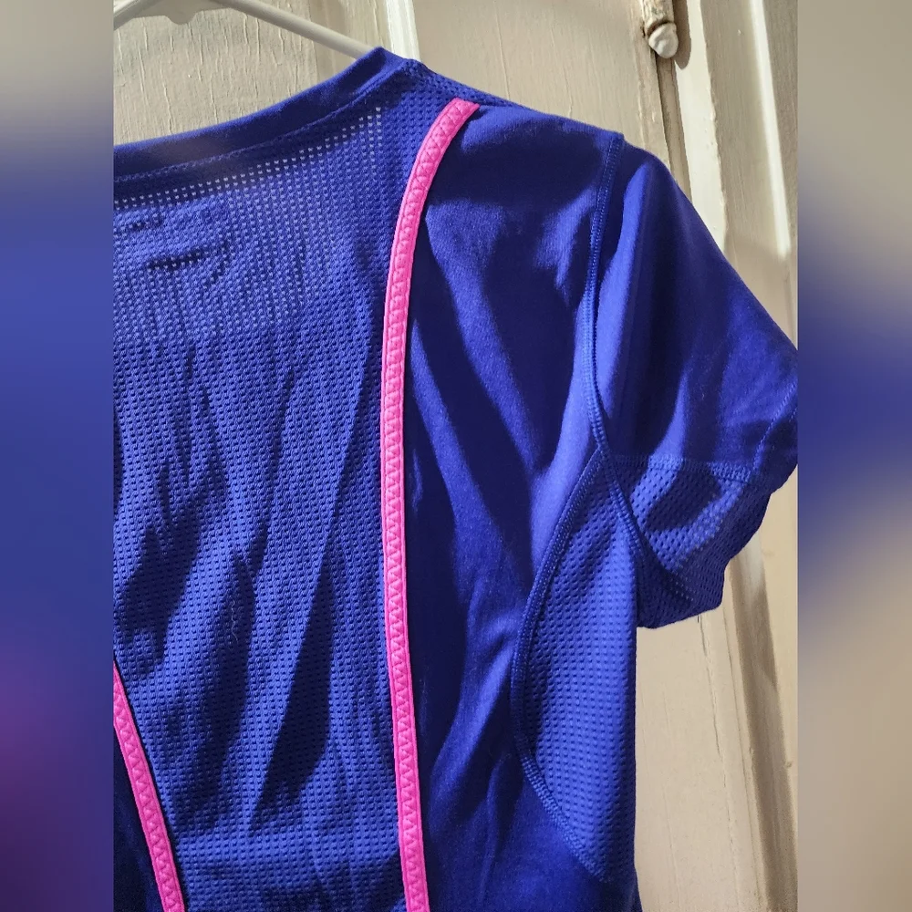 Fila Blue Athletic Running T-Shirt with Pink and Green Accents In Size Medium - Picture 11 of 14